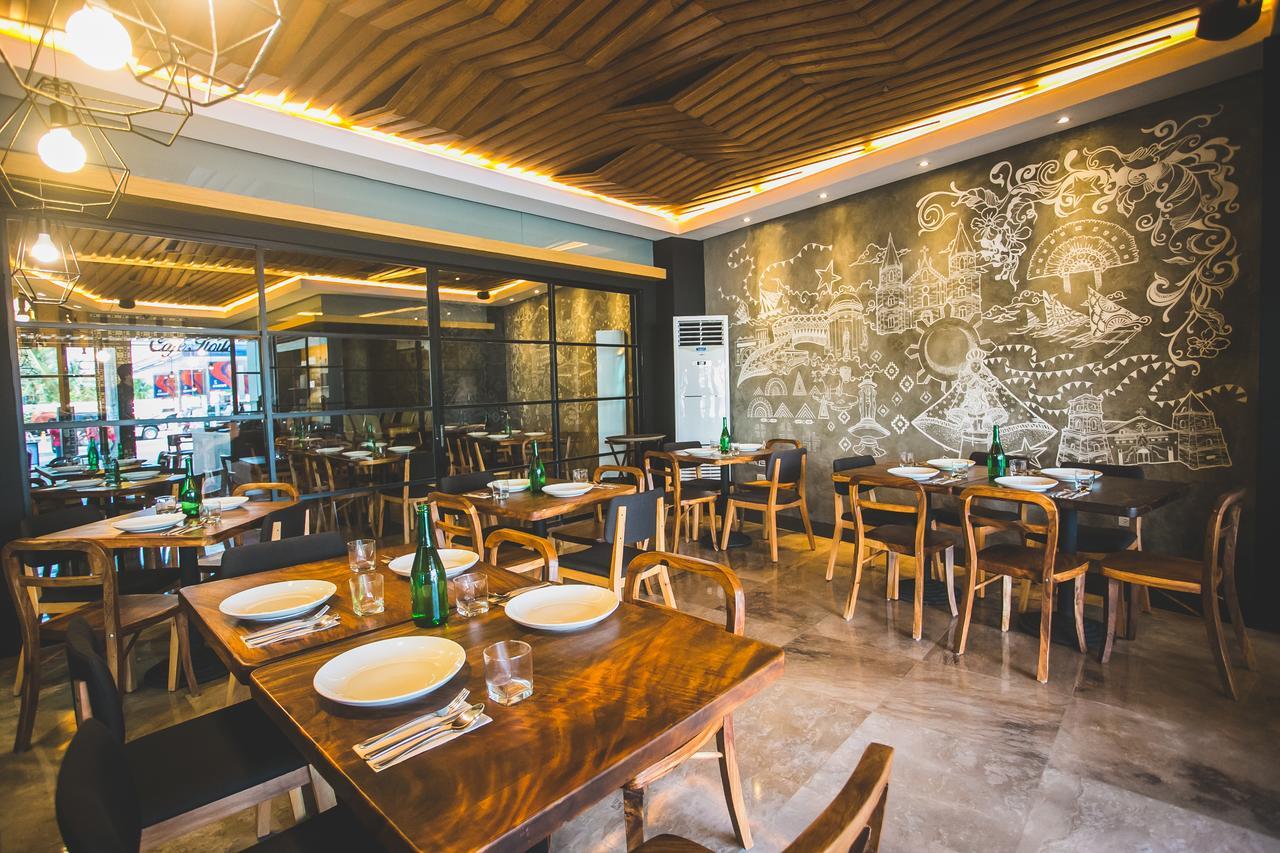 La Fiesta Hotel Iloilo City Eksteriør billede