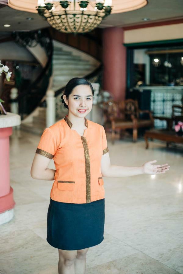 La Fiesta Hotel Iloilo City Eksteriør billede